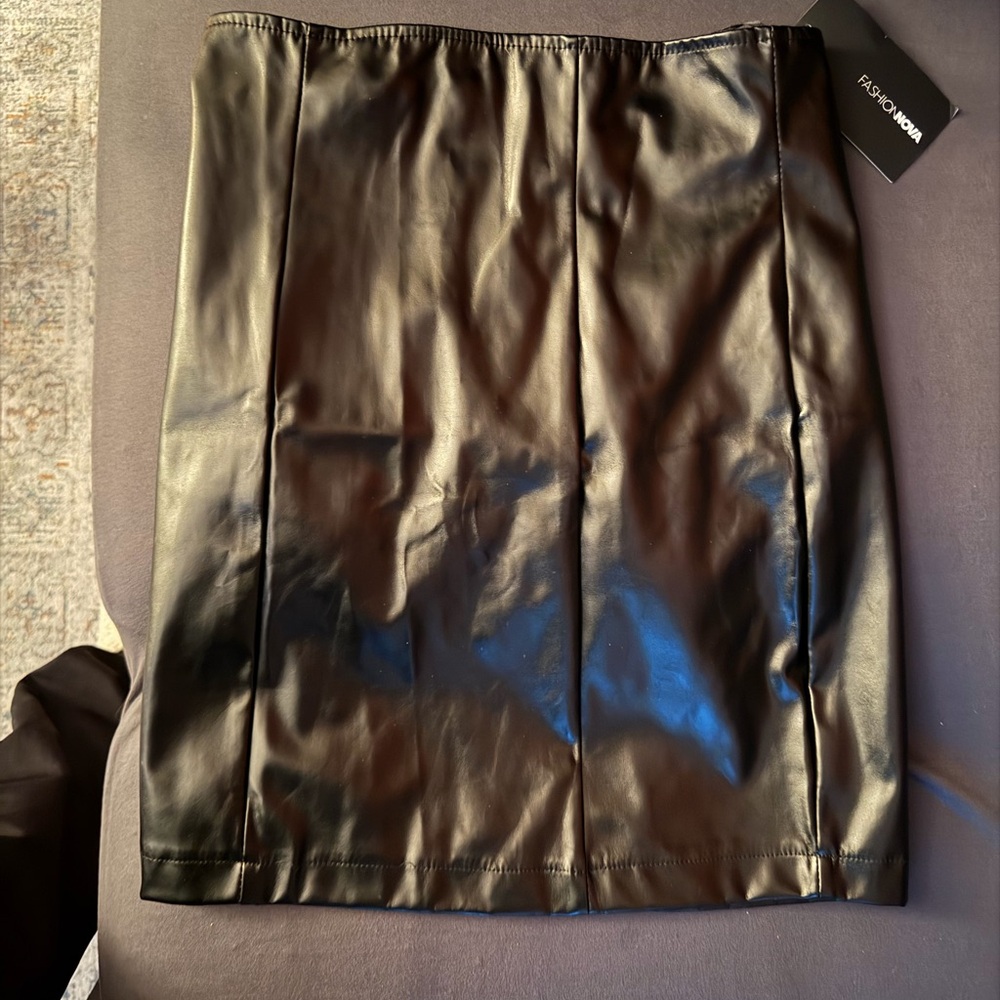 Fashion Nova Sleek Black Pencil Skirt